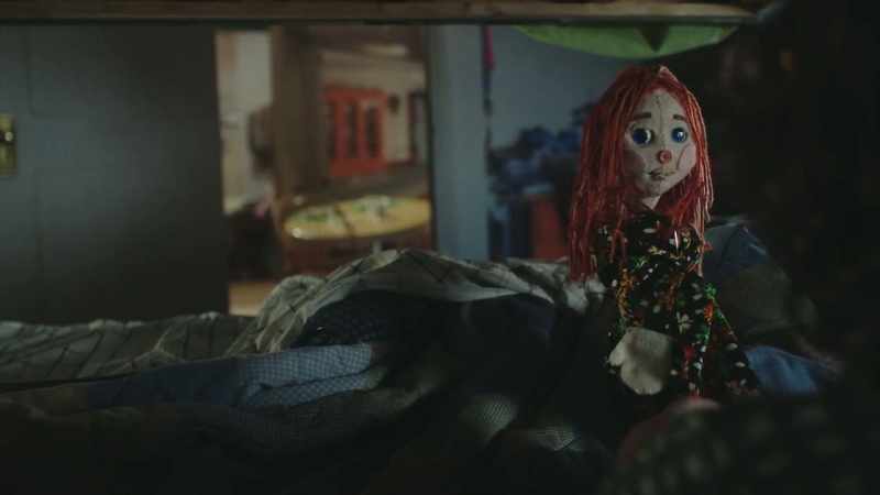 I need a break, Dee Dee. - [Mom] I need