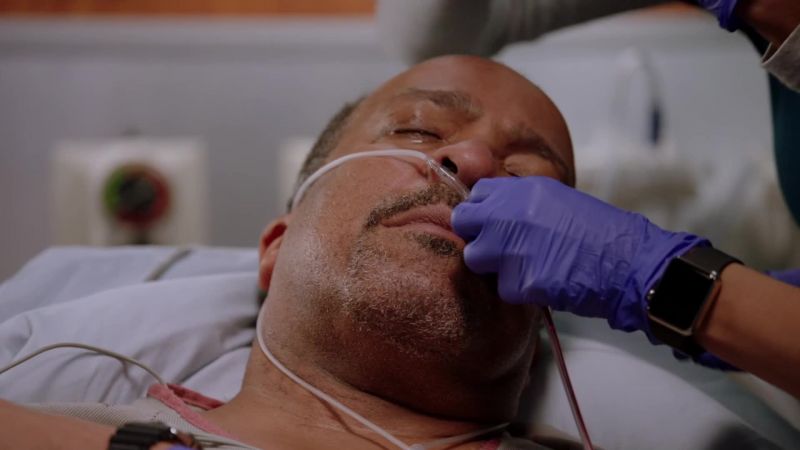 I need cold saline. - Yes, Doctor