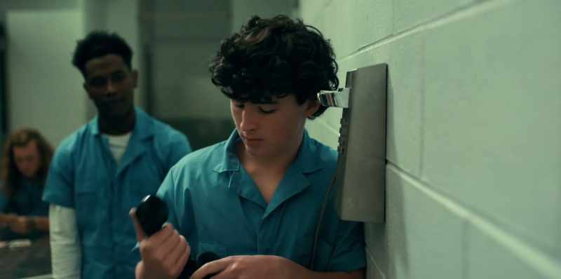 I need to make a phone call. - Yeah. Connection