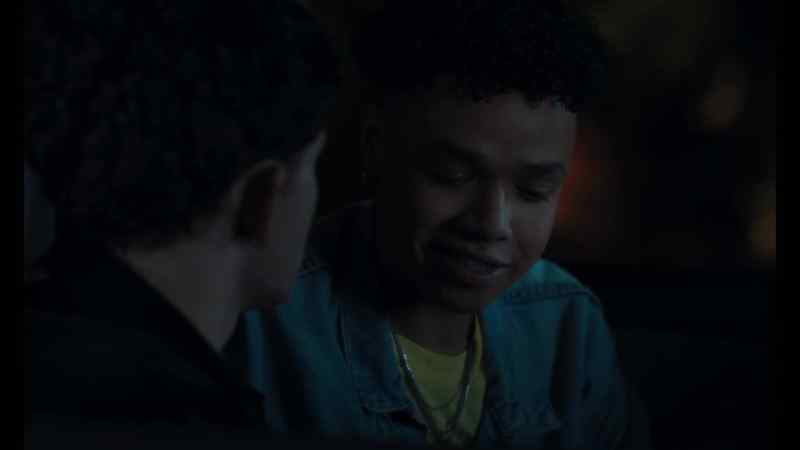 I need to tell you something. - Really? I need to tell you something