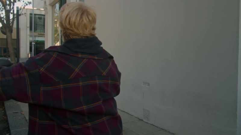I remember the lamppost - it shone down. That's definitely the door
