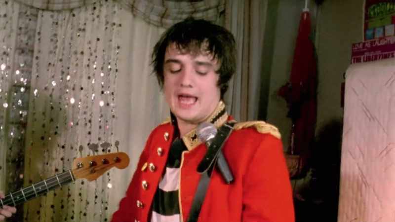 �� I saw two shadow men On the Vallance Road ♪