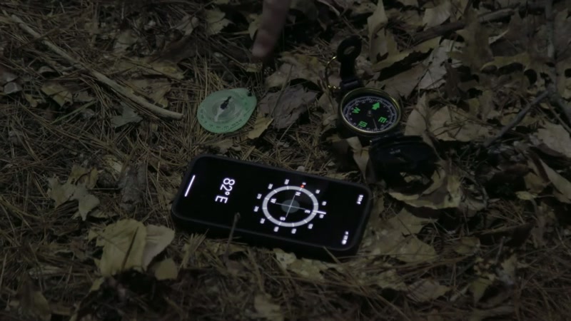 I see three compasses pointing at three different norths
