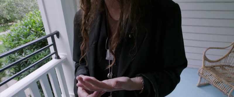 I still wear my ring 'cause he's still my husband