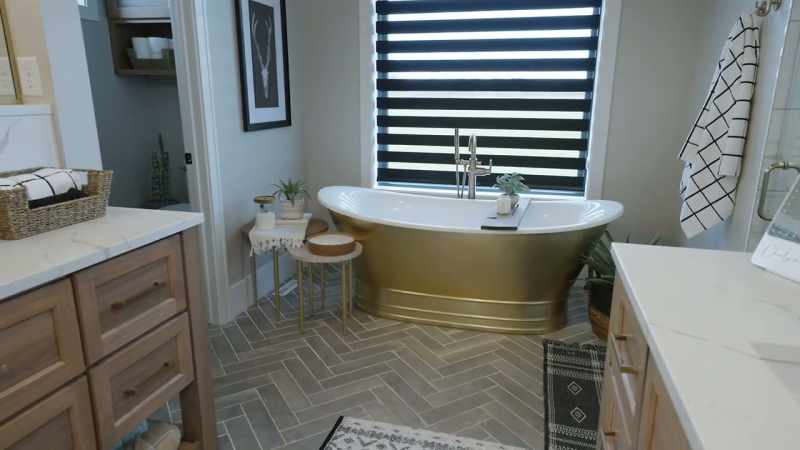 I think that is total statement piece in here. And it really makes the space