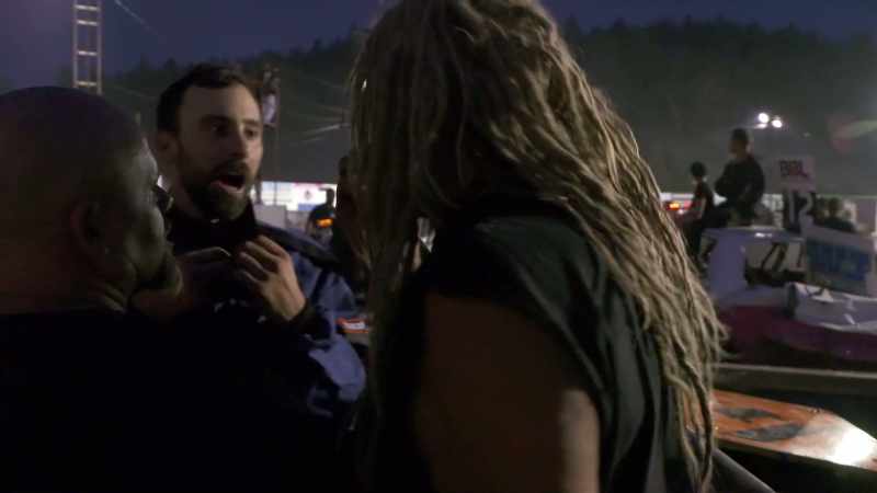 I told you to watch it. - I was watching it