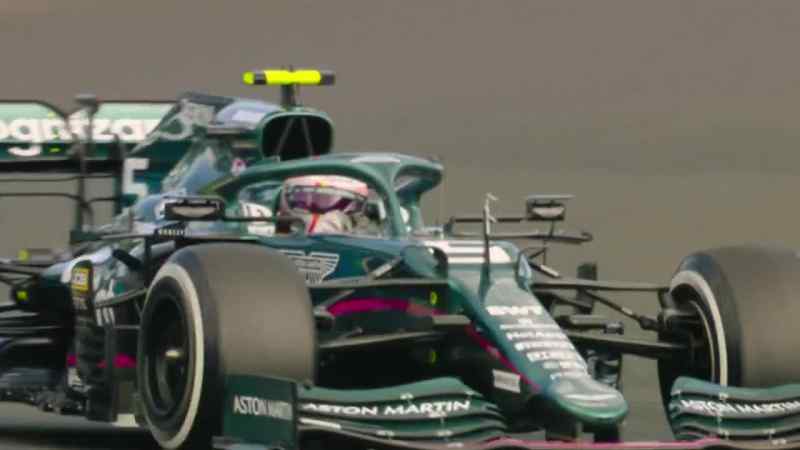Vettel 0.9 behind