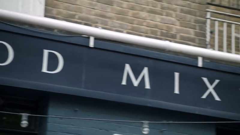 �� I wanna know what love is Is it something I do... ♪
