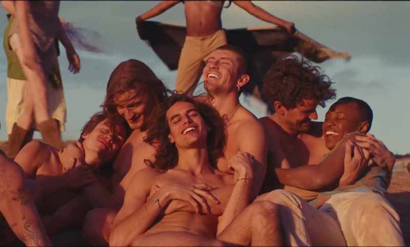 �� I want to be naked ♪