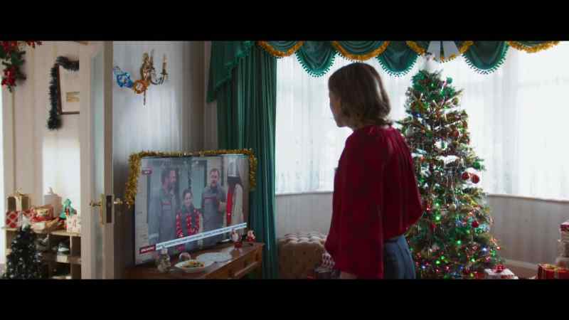 I would say that Chloe is the real hero here, er