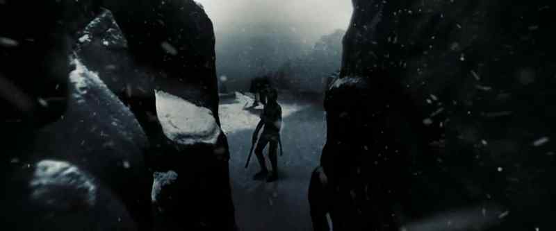 {\i1}The giant wolf sniffing...{\i0}