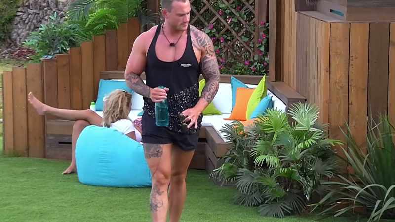 IAIN: Olivia's feeling uneasy about Sophie's comments