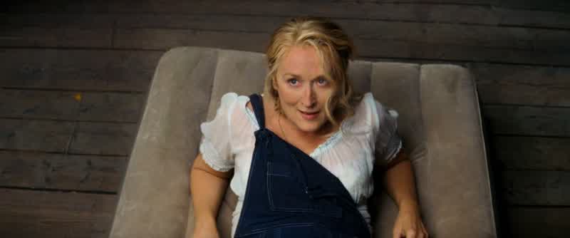 I'd better be dreaming You'd better not be hereYou want me to pinch you Donna