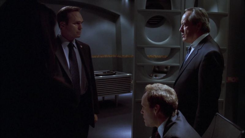 I'd like to speak to Mr. Lennox alone, please. - Yes, sir