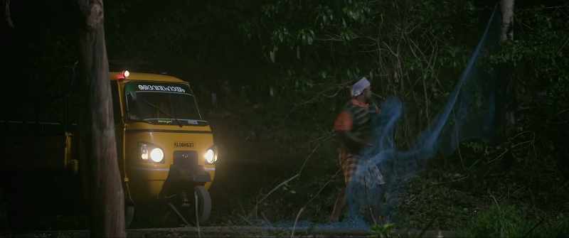 Idiots! Tying cobwebs to catch a buffalo