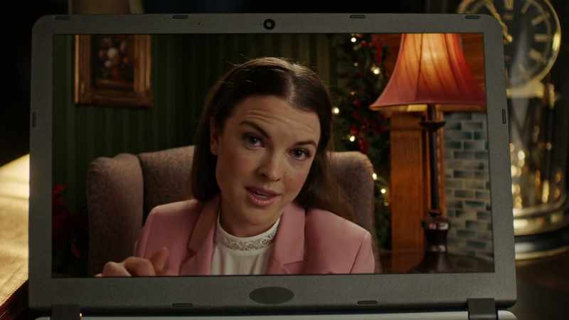 If you don't have feelings for this lovely decorator