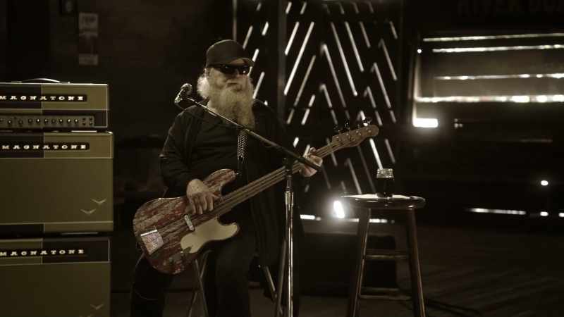 �� If I ever get back that blue jeans ♪