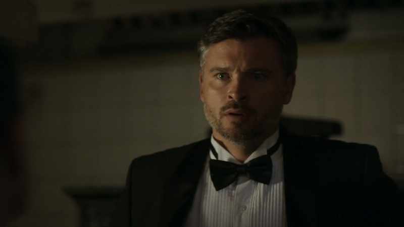If he suspects we know each other... -I must say hello