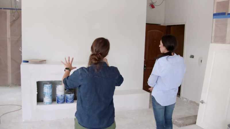 If we're looking here and then panning into the kitchen