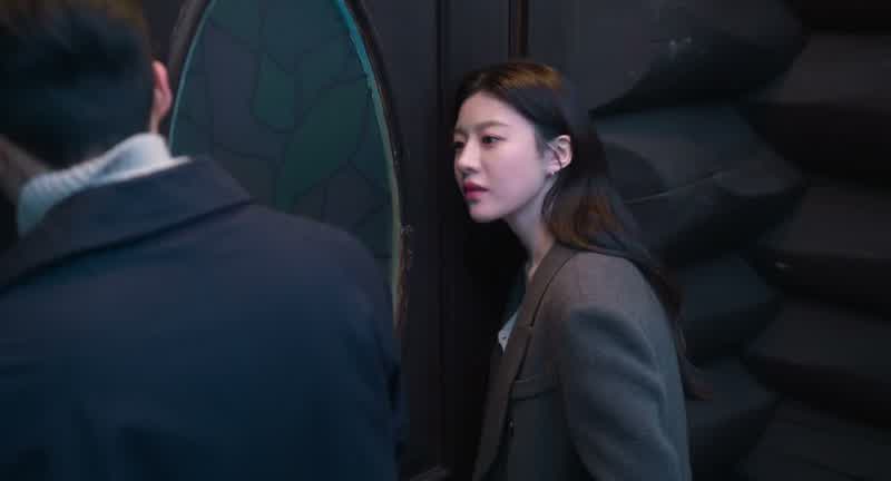 이거 왜 안 열려, 문이?