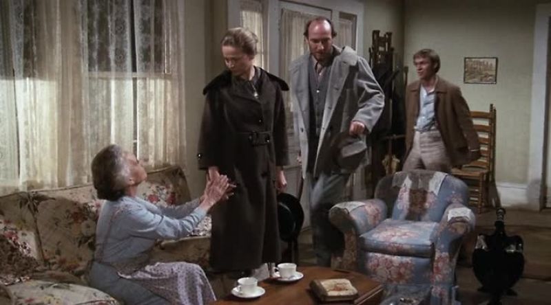 I'll drive you. -Thank you, Mrs. Walton