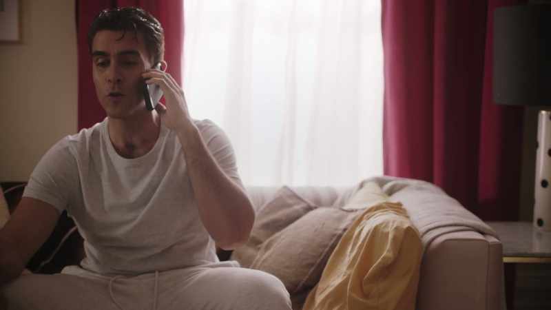 �I'll pick you up at noon. ‐(scoffs)