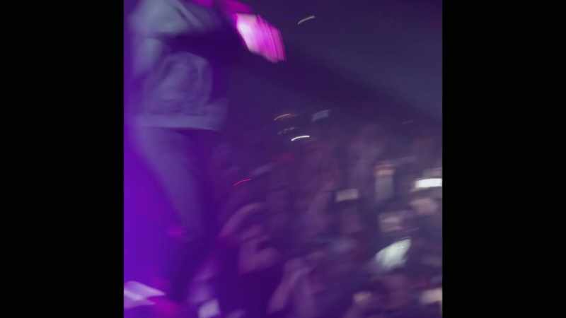 �� I'm a 21st century liability ♪