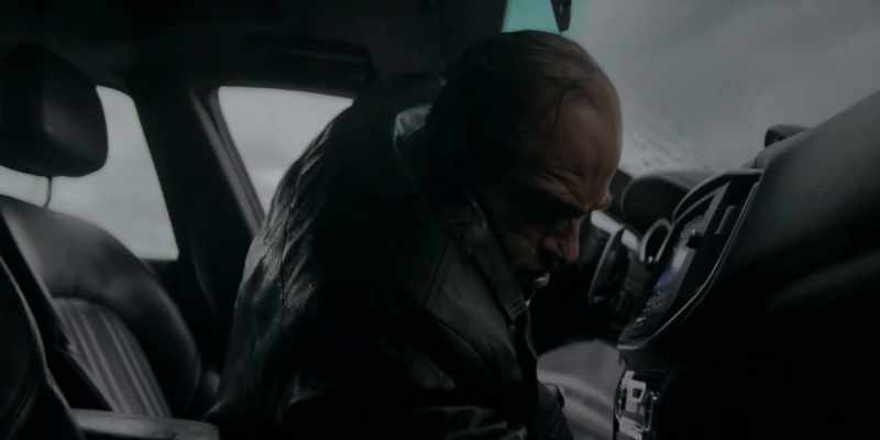 I'm all you have! If something happens to me... - Enough! Stop talking!