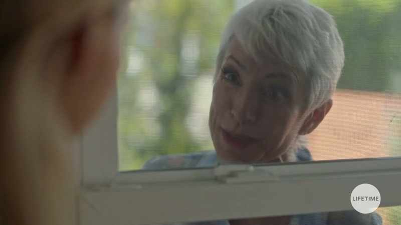 I'm Annie's grandmother. - Oh, hi