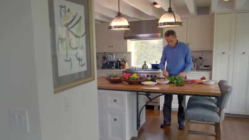 I'm Doctor Mark Hyman, a functional medicine physician