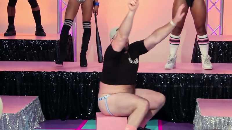 I'm gonna do a little pin-up move