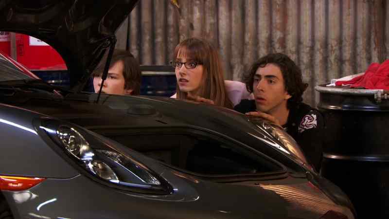 I'M JUST GONNA POP THE HOOD