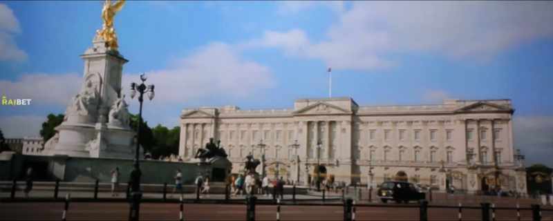 I'm off to Buckingham Palace