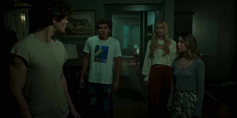 I'm pretty sure the werewolf wouldn't bother knocking