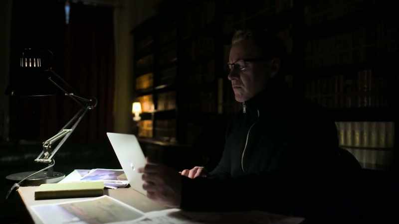 I'm spiritual medium, Chris Fleming