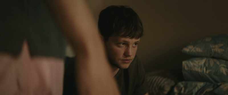 Imagine that I'm slowly moving towards you, like this