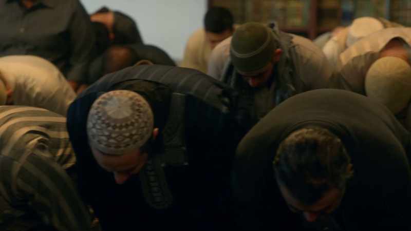 (IMAM PRAYS)