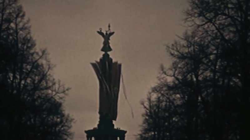 In 1935, Gustav Krupp steps aside