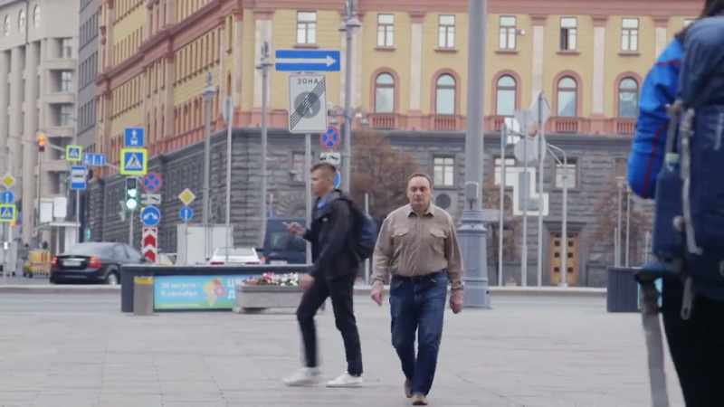 In 1998, Colonel Alexander Litvinenko dropped by uninvited