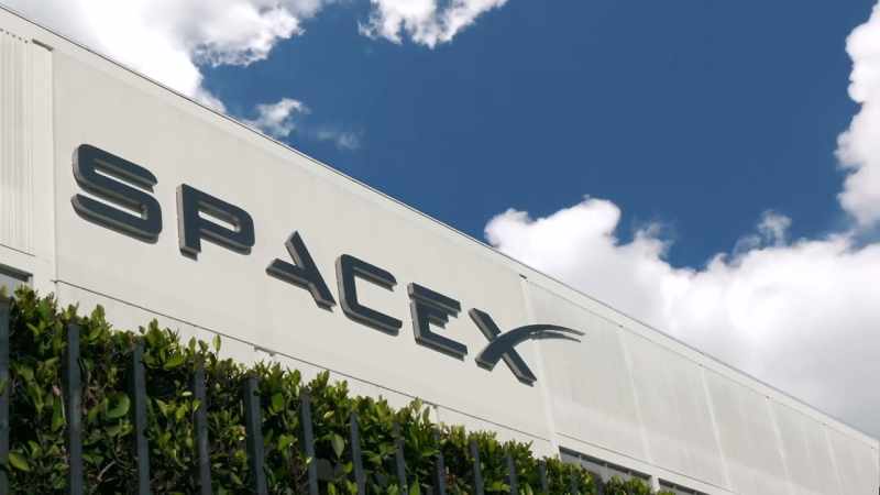 In 2002, he founded the private interstellar travel company