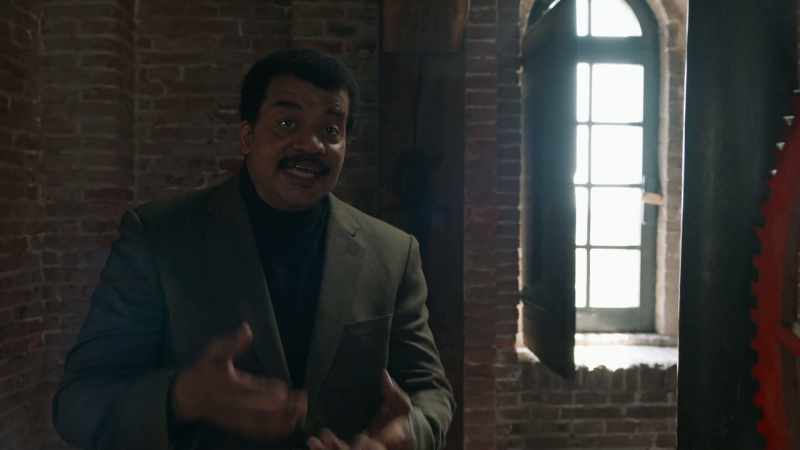 In a superdeterministic cosmos