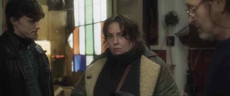 (IN ENGLISH) This coat