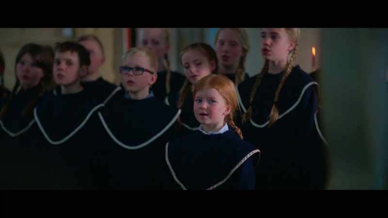 [in Norwegian] ♪ The heavenly tones ♪