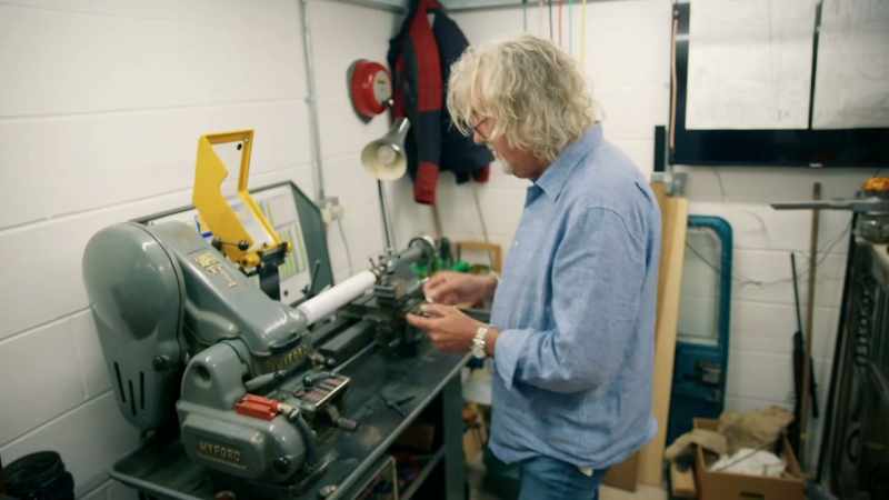 In the blue corner, me with my lathe and my precise calculations