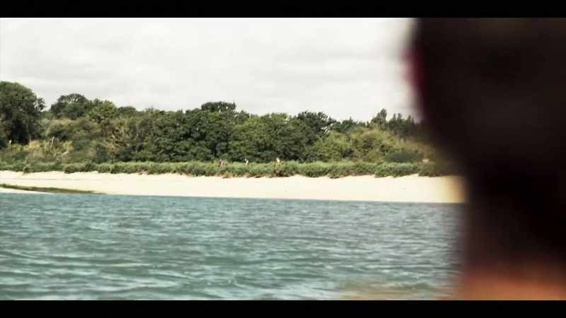 (indistinct chatter) -Jess: Shit. The tide's pulling!
