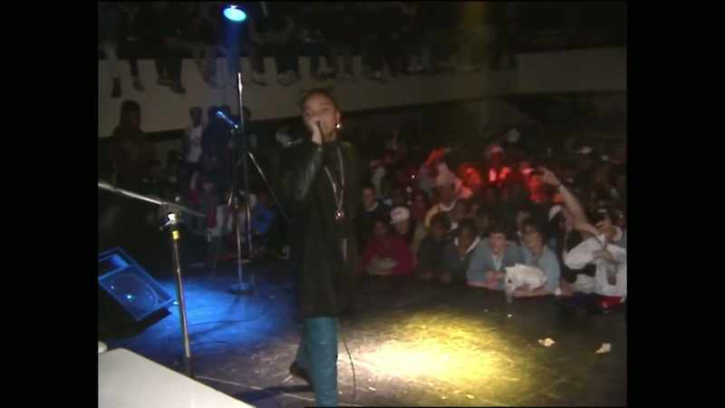 [indistinct rapping]
