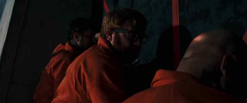 [inmate grunting]