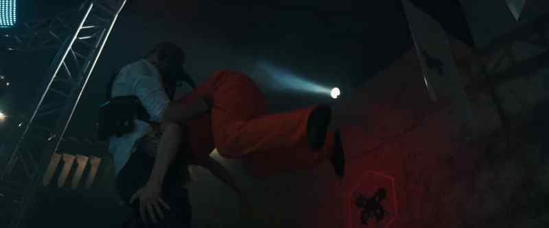 [inmate screaming]