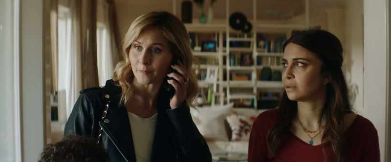 [inspector] Does your son have a telephone? - No, an iPad