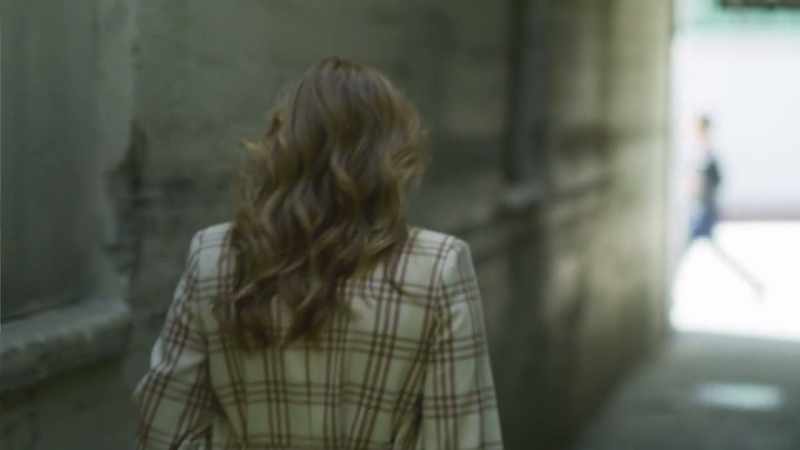 [instrumental music]